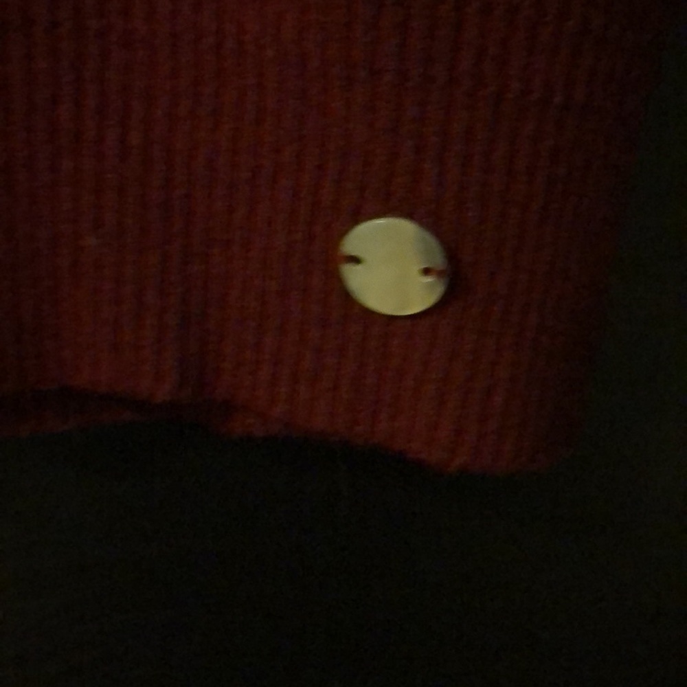 Small Lightweight Sweater - Picture 3 of 8